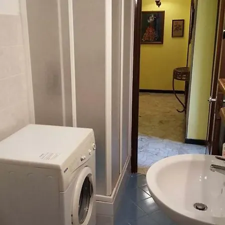 Apartment Spazioso Alloggio Nel Centro Di Albisola Superiore
