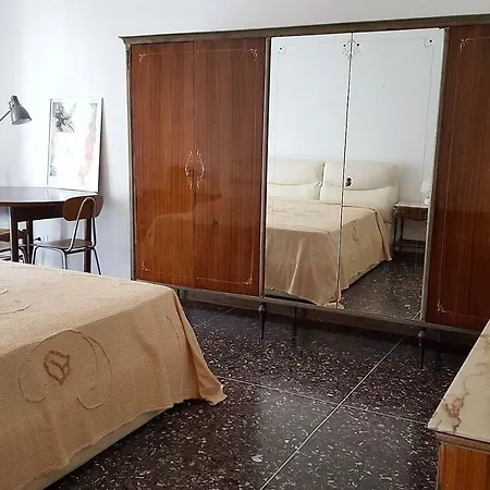 Apartment Spazioso Alloggio Nel Centro Di *