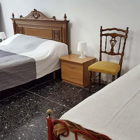 Spazioso Alloggio Nel Centro Di Albisola Superiore