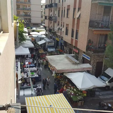 Spazioso Alloggio Nel Centro Di * Albisola Superiore