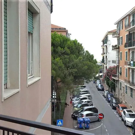 Apartment Spazioso Alloggio Nel Centro Di *