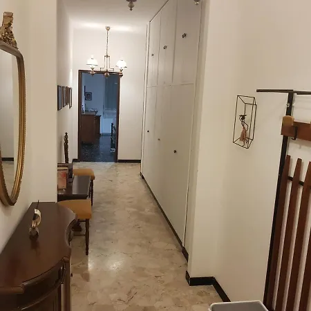 Apartment Spazioso Alloggio Nel Centro Di